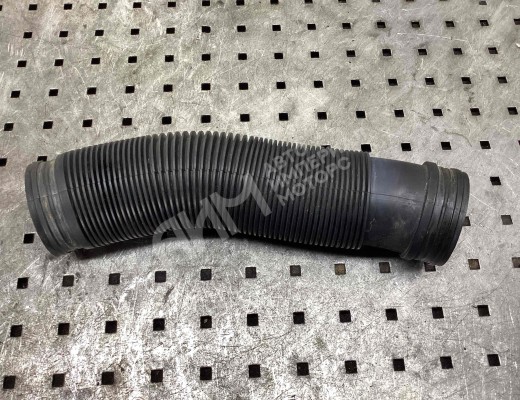Патрубок воздушного фильтра Volkswagen Golf IV (1J) 1997-2004  Volkswagen Golf Golf IV (1J) 1997-2004