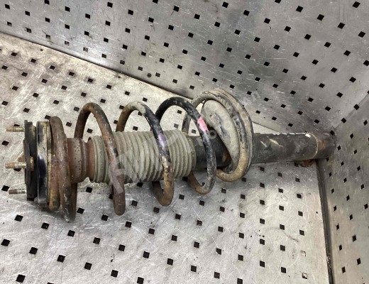 Стойка передняя левая Ford T. Connect I 2002-2009  Ford Transit Connect T. Connect I 2002-2009