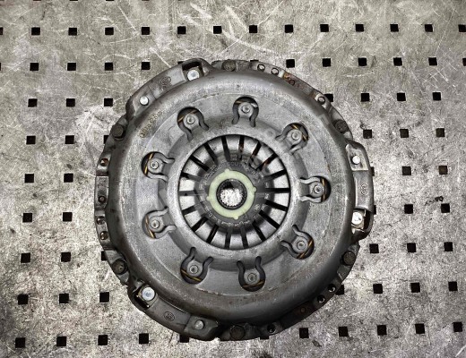 Комплект сцепления Renault Megane II 2002-2006  Renault Megane Megane II 2002-2006