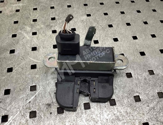 Замок багажника Volkswagen Golf V (1K) 2004-2009  Volkswagen Golf Golf V (1K) 2004-2009