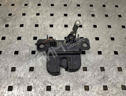 Замок багажника Volkswagen Golf IV (1J) 1997-2004  Volkswagen Golf Golf IV (1J) 1997-2004