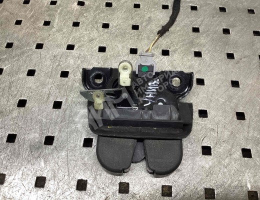 Замок багажника Audi A6 Allroad C5 (4BH) 2000-2005  Audi A6 Allroad A6 Allroad C5 (4BH) 2000-2005