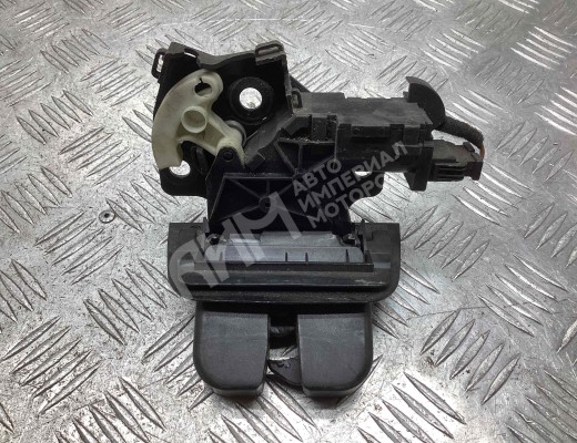 Замок багажника Audi A3 II (8P) 2003-2005  Audi A3 A3 II (8P) 2003-2005