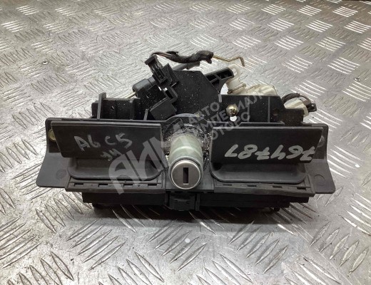 Ручка крышки багажника Audi A6 C5 (4B) 2001-2004 рестайлинг  Audi A6 A6 C5 (4B) 2001-2004 рестайлинг