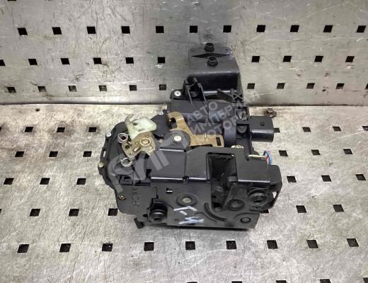 Замок двери передней левой Volkswagen Golf IV (1J) 1997-2004  Volkswagen Golf Golf IV (1J) 1997-2004