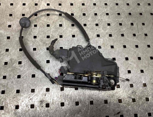 Замок двери передней левой Volkswagen Passat B5+ (3B) 2000-2005 рестайлинг  Volkswagen Passat Passat B5+ (3B) 2000-2005 рестайлинг