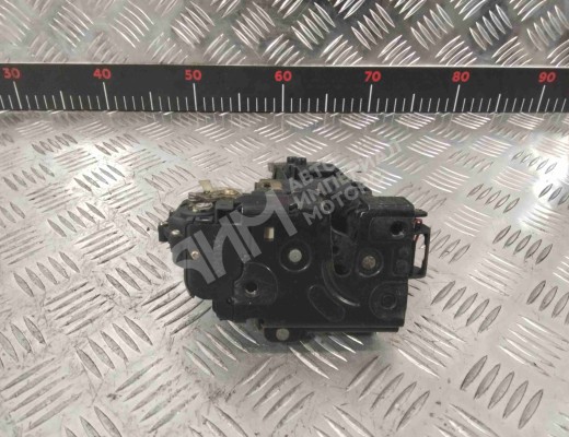 Замок двери передней левой Volkswagen Passat B5 (3B) 1996-2000  Volkswagen Passat Passat B5 (3B) 1996-2000