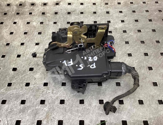 Замок двери передней левой Volkswagen Passat B5+ (3B) 2000-2005 рестайлинг  Volkswagen Passat Passat B5+ (3B) 2000-2005 рестайлинг