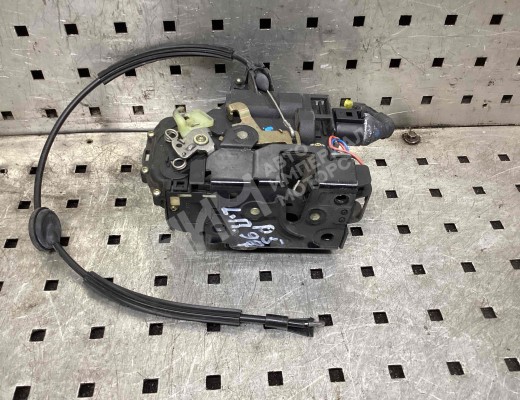 Замок двери передней левой Volkswagen Passat B5 (3B) 1996-2000  Volkswagen Passat Passat B5 (3B) 1996-2000