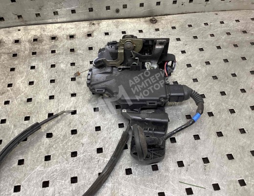 Замок двери передней левой Volkswagen Passat B5 (3B) 1996-2000  Volkswagen Passat Passat B5 (3B) 1996-2000