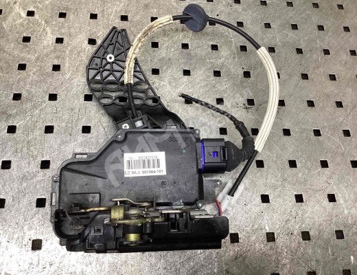 Замок двери передней правой Volkswagen Touareg I (7L) 2002-2006  Volkswagen Touareg Touareg I (7L) 2002-2006
