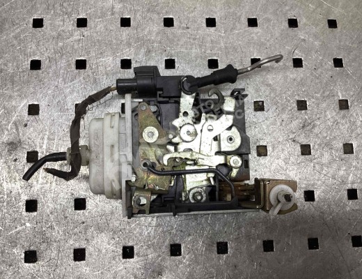 Замок двери передней левой  Audi A3 I (8L) 1996-2000