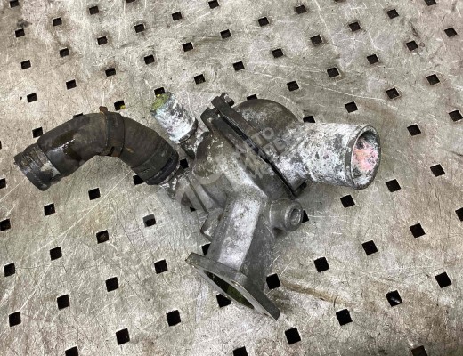 Корпус термостата Jeep G. Cherokee II (WJ) 1999-2005  Jeep Grand Cherokee G. Cherokee II (WJ) 1999-2005