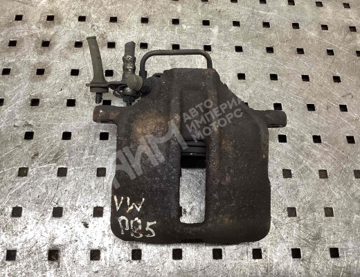 Суппорт передний левый Volkswagen Passat B5 (3B) 1996-2000  Volkswagen Passat Passat B5 (3B) 1996-2000