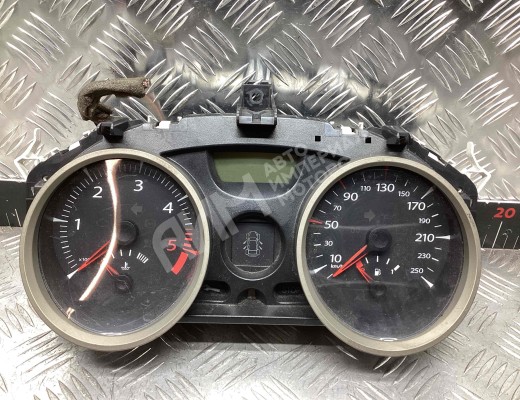 Щиток приборов (приборная панель) Renault Megane II 2002-2006  Renault Megane Megane II 2002-2006