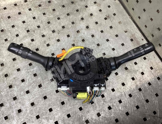 Переключатель подрулевой (стрекоза)  Toyota Yaris II (XP90) 2005-2011