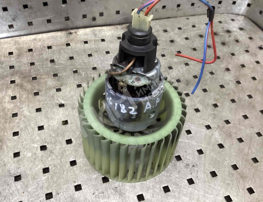 Моторчик печки Audi A6 C4 (4A) 1994-1997  Audi A6 A6 C4 (4A) 1994-1997