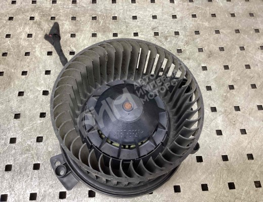 Моторчик печки Audi A4 B7 (8EC, 8ED) 2004-2008  Audi A4 A4 B7 (8EC, 8ED) 2004-2008