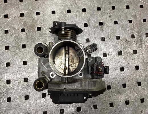Заслонка дроссельная Volkswagen Passat B5 (3B) 1996-2000  Volkswagen Passat Passat B5 (3B) 1996-2000