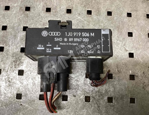 Реле вентилятора Seat Ibiza III (6L) 2002-2008  Seat Ibiza Ibiza III (6L) 2002-2008