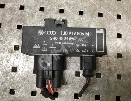 Реле вентилятора Volkswagen Polo IV (9N) 2001-2005  Volkswagen Polo Polo IV (9N) 2001-2005