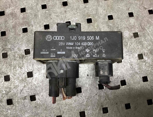 Реле вентилятора Volkswagen Polo IV (9N) 2001-2005  Volkswagen Polo Polo IV (9N) 2001-2005