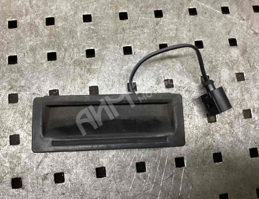 Ручка крышки багажника Volkswagen Touareg I (7L) 2002-2006  Volkswagen Touareg Touareg I (7L) 2002-2006
