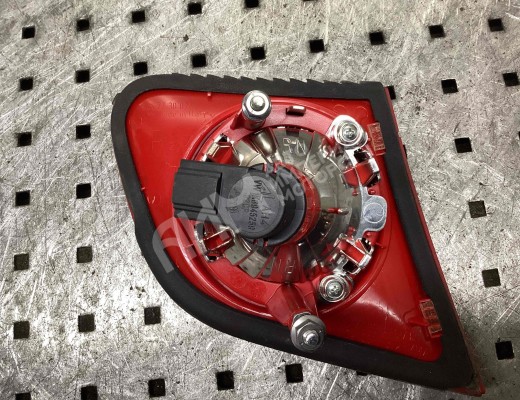 Фонарь крышки багажника правый Volkswagen Passat B6 (3C) 2005-2010  Volkswagen Passat Passat B6 (3C) 2005-2010