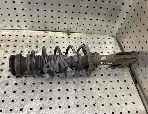 Стойка передняя правая Volkswagen Golf III (1H) 1991-1997  Volkswagen Golf Golf III (1H) 1991-1997