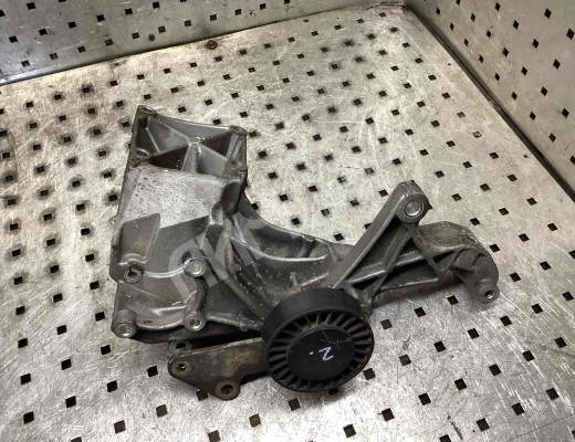 Кронштейн генератора Volkswagen LT II (2D) 1996-2006  Volkswagen LT LT II (2D) 1996-2006