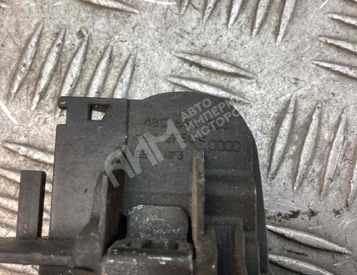 Ручка наружная передняя правая Audi A4 B7 (8EC, 8ED) 2004-2008  Audi A4 A4 B7 (8EC, 8ED) 2004-2008