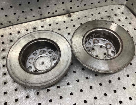 Диск тормозной задний Volkswagen Passat B5 (3B) 1996-2000  Volkswagen Passat Passat B5 (3B) 1996-2000