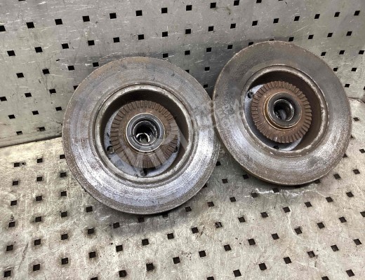 Диск тормозной задний Audi A4 B5 (8D) 1994-1999  Audi A4 A4 B5 (8D) 1994-1999