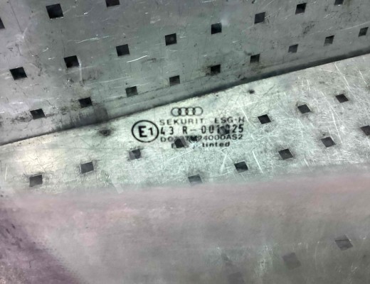 Стекло двери передней правой Audi 80 B3 (89) 1986-1991  Audi 80 80 B3 (89) 1986-1991