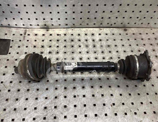 Полуось передняя левая (приводной вал, ШРУС) Audi A6 C5 (4B) 1997-2001  Audi A6 A6 C5 (4B) 1997-2001