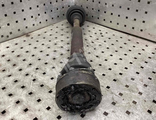 Полуось передняя левая (приводной вал, ШРУС) Volkswagen Passat B5 (3B) 1996-2000  Volkswagen Passat Passat B5 (3B) 1996-2000