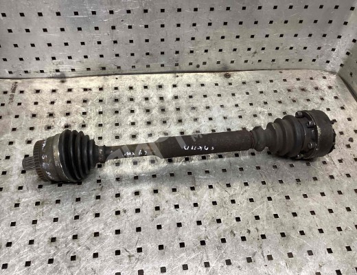 Полуось передняя левая (приводной вал, ШРУС) Volkswagen Passat B5 (3B) 1996-2000  Volkswagen Passat Passat B5 (3B) 1996-2000