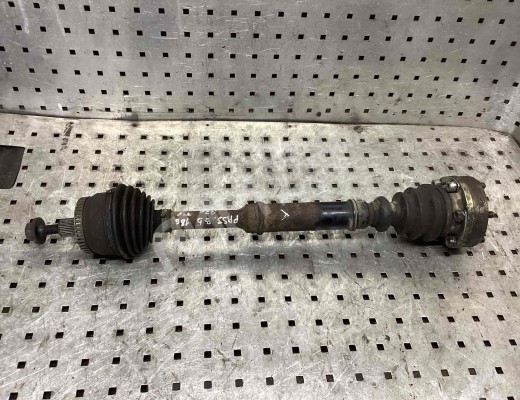 Полуось передняя левая (приводной вал, ШРУС) Volkswagen Passat B5 (3B) 1996-2000  Volkswagen Passat Passat B5 (3B) 1996-2000