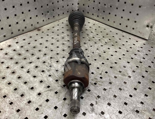 Полуось передняя левая (приводной вал, ШРУС) Renault Megane II 2002-2006  Renault Megane Megane II 2002-2006