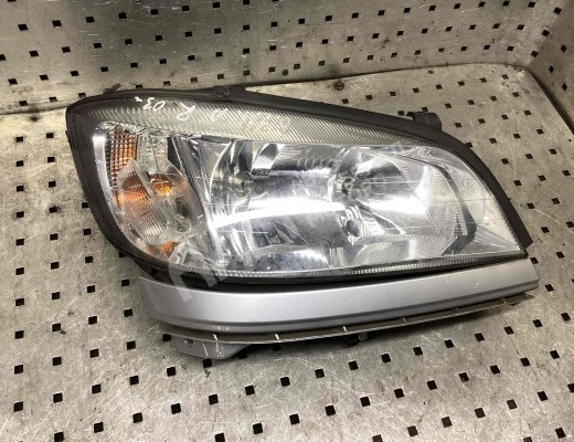 Фара правая Opel Zafira A 2003-2005 рестайлинг  Opel Zafira Zafira A 2003-2005 рестайлинг