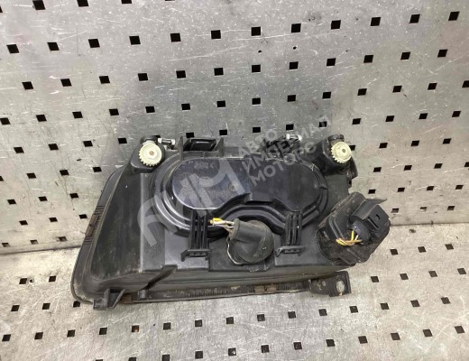 Фара правая Audi A3 I (8L) 1996-2000  Audi A3 A3 I (8L) 1996-2000
