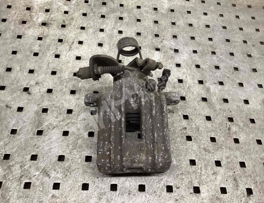 Суппорт задний правый Audi A4 B6 (8EC, 8E5) 2000-2004  Audi A4 A4 B6 (8EC, 8E5) 2000-2004