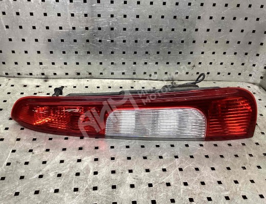 Фонарь задний правый Ford C-Max I (C214) 2003-2007  Ford C-Max C-Max I (C214) 2003-2007