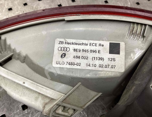 Фонарь задний правый Audi A4 B7 (8EC, 8ED) 2004-2008  Audi A4 A4 B7 (8EC, 8ED) 2004-2008