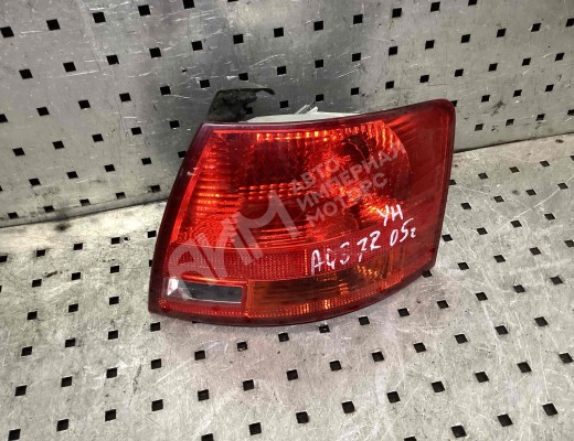 Фонарь задний правый Audi A4 B7 (8EC, 8ED) 2004-2008  Audi A4 A4 B7 (8EC, 8ED) 2004-2008