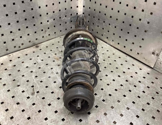 Стойка передняя правая Volkswagen Golf III (1H) 1991-1997  Volkswagen Golf Golf III (1H) 1991-1997