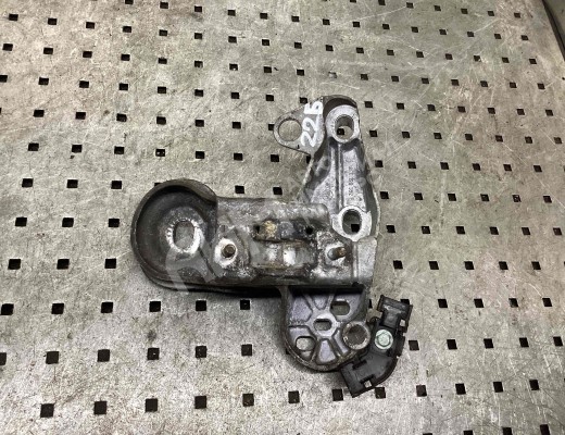 Кронштейн стабилизатора Audi A4 B7 (8EC, 8ED) 2004-2008  Audi A4 A4 B7 (8EC, 8ED) 2004-2008