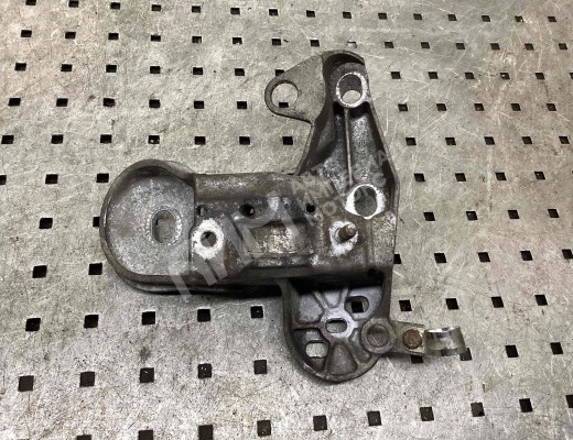 Кронштейн стабилизатора Audi A4 B7 (8EC, 8ED) 2004-2008  Audi A4 A4 B7 (8EC, 8ED) 2004-2008