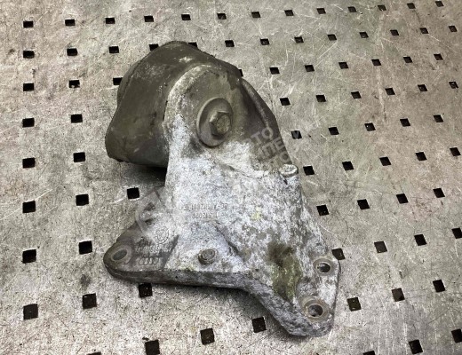 Кронштейн КПП Audi A6 C6 (4F) 2004-2008  Audi A6 A6 C6 (4F) 2004-2008