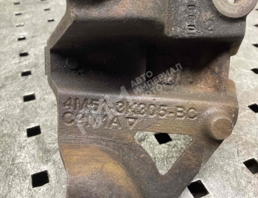 Кронштейн полуоси Ford T. Connect I 2009-2012 рестайлинг  Ford Transit Connect T. Connect I 2009-2012 рестайлинг